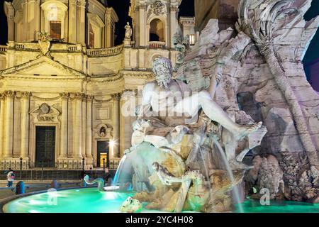 Célèbre Piazza Navona, l'une des places publiques les plus belles et les plus importantes de Rome, Italie. C'est la statue du Dieu River Ganges. Banque D'Images