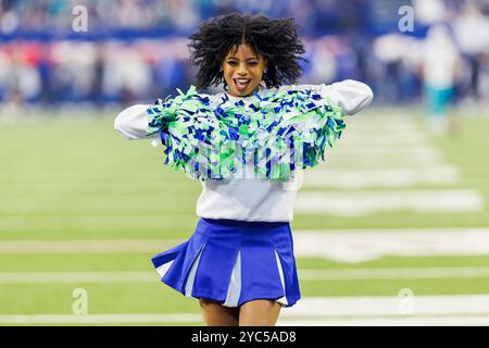 Indianapolis, Indiana, États-Unis. 20 octobre 2024. Les Indianapolis Colts Cheerleader jouent lors d'un match de la NFL contre les Miami Dolphins au Lucas Oil Stadium à Indianapolis, Indiana. John Mersits/CSM/Alamy Live News Banque D'Images