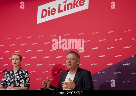 Parteivorsitzende Die Linke vor der presse 2024-10-21 Deutschland, Berlin Pressekonferenz der auf dem Parteitag in Halle frisch gewählten Doppelspitze der Partei Die Linke im Karl-Liebknecht-Haus, der Parrteizentrale in Berlin. IM Bild Ines Schwerdtner, Parteivorsitzende Die Linke, und Jan van Aken, Parteivorsitzender Die Linke. *** Présidents du Parti de gauche devant la presse 2024 10 21 Allemagne, Berlin Conférence de presse de la nouvelle direction du Parti de gauche lors de la conférence du Parti à Halle à Karl Liebknecht Haus, le siège du parti à Berlin Banque D'Images