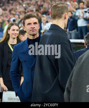 Verabschiedung Thomas MUELLER, Müller, Manuel NEUER, gardien de but FCB 1 , Ilkay Gündogan, DFB 21 avec Bernd Neuendorf, président de la DFB Fédération allemande de football, avant le match de l'UEFA Nations League 2024 ALLEMAGNE - PAYS-BAS 1-0 dans la saison 2024/2025 le 14 octobre 2024 à Munich, Allemagne. Photographe : Peter Schatz Banque D'Images