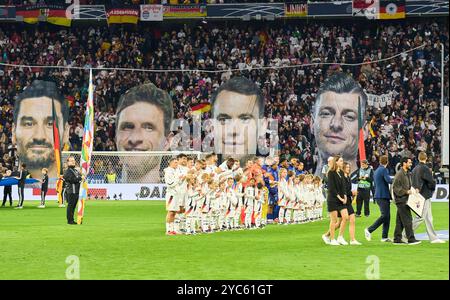 Verabschiedung Thomas MUELLER, Müller, Manuel NEUER, gardien de but FCB 1 , Ilkay Gündogan, DFB 21 Toni Kroos avec Bernd Neuendorf, président de la DFB Fédération allemande de football, Rudi Völler, Voeller (DFB Sportdirektor), avant le match de l'UEFA Nations League 2024 ALLEMAGNE - PAYS-BAS 1-0 dans la saison 2024/2025 le 14 octobre 2024 à Munich, Allemagne. Photographe : Peter Schatz Banque D'Images