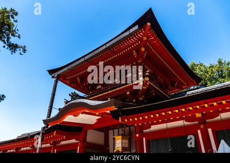 Nara, Japon - 14 août 2024 : vue extérieure du sanctuaire Kasuga-taisha Banque D'Images