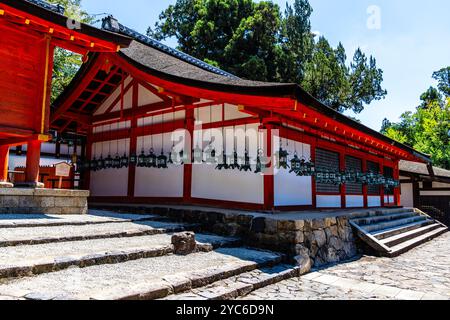 Nara, Japon - 14 août 2024 : vue extérieure du sanctuaire Kasuga-taisha Banque D'Images