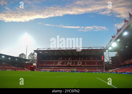 Nottingham, Royaume-Uni. 21 octobre 2024. Vue générale du City Ground devant le match de premier League anglais de Nottingham Forest FC contre Crystal Palace FC, au City Ground, Nottingham, Angleterre, Royaume-Uni le 21 octobre 2024 crédit : Every second Media/Alamy Live News Banque D'Images