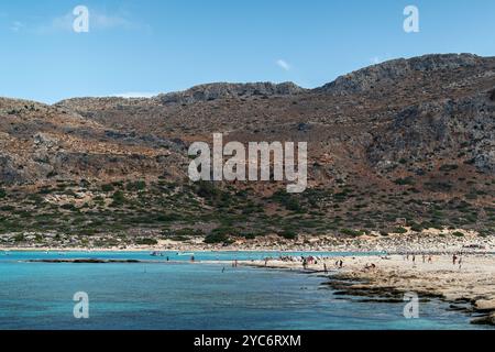 Plage pittoresque de l'île de Gramvousa près de Balos, Crète la plage immaculée de l'île de Gramvousa, située près de la célèbre lagune de Balos en Crète, en Grèce, est s. Banque D'Images