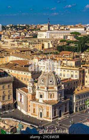 Rome, Italie - 23 septembre 2018 : vue aérienne à l'église Santa Maria di Loreto à Rome, Italie. Cette église Renaissance a été ouverte en 1507. Banque D'Images