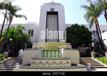 Hôtel de ville de Burbank situé au 275 E. Olive Ave, Burbank, Californie Banque D'Images