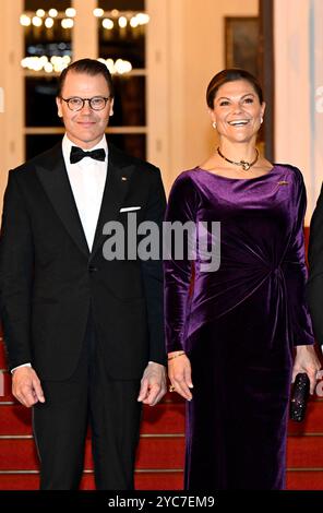 Berlin, Allemagne. 21 octobre 2024. BERLIN, ALLEMAGNE 20241021La Princesse Victoria et le Prince Daniel de Suède assistent à la célébration du 25e anniversaire du complexe de l'Ambassade nordique lors d'un dîner au Schloß Bellevue à Berlin, Allemagne, le 21 octobre 2024. Photo : Christine Olsson/TT/Code 10430 crédit : TT News Agency/Alamy Live News Banque D'Images