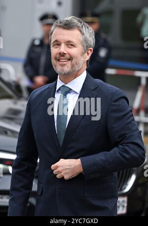 Berlin, Allemagne. 21 octobre 2024. Le roi danois Frederik assiste à une célébration marquant le 25e anniversaire de l'ambassade nordique. Crédit : Jens Kalaene/dpa/Alamy Live News Banque D'Images