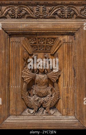 Cavicchioli, portail en bois, 1911, porte d'entrée, 1332, cathédrale Santa Maria Assunta, Teramo, Abruzzes, Italie Banque D'Images