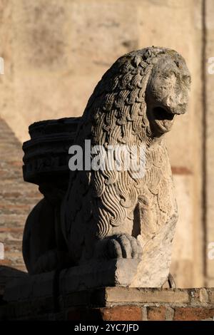 Porte d'entrée, 1332, Cathédrale de Santa Maria Assunta, Teramo, Abruzzes, Italie Banque D'Images