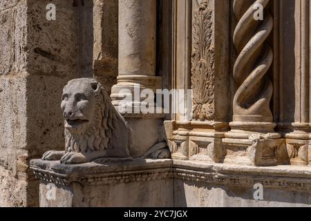 Porte d'entrée, 1332, Cathédrale de Santa Maria Assunta, Teramo, Abruzzes, Italie Banque D'Images