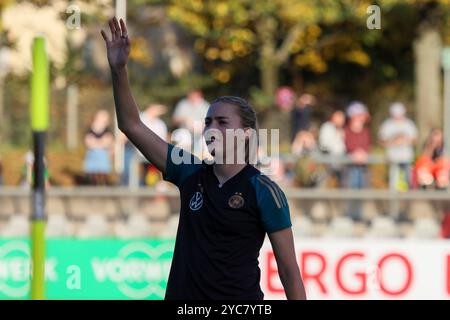 Francfort, Deutschland. 21 octobre 2024. Francfort, Deutschland 21. Oktober 2024 : Fußball-Frauen-Nationalmannschaft - Offenes Training - 21.10. 2024 IM Bild : Laura Freigang (Deutschland) crédit : dpa/Alamy Live News Banque D'Images