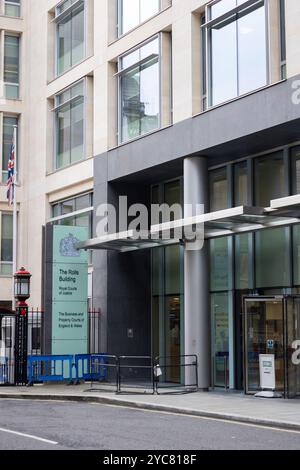 Extérieur du Rolls Building, les cours royales de justice, les tribunaux de commerce et de propriété d'Angleterre et du pays de Galles, Londres Banque D'Images