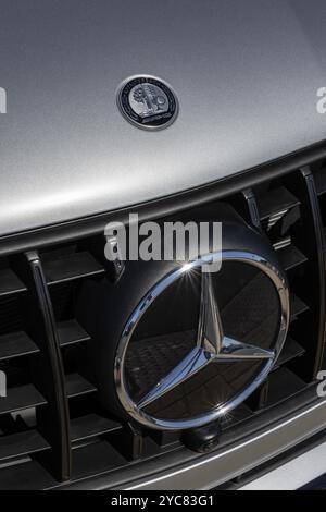 Indianapolis - 20 octobre 2024 : Mercedes AMG GLC 43 4MATIC Coupe. Mercedes propose le GLC 43 avec un moteur hybride 4 cylindres turbo 2,0 L. MY:2 Banque D'Images