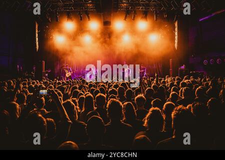 Copenhague, Danemark. 21 octobre 2024. Le groupe de punk rock anglais Frank carter et The Rattlesnakes donnent un concert à Amager Bio à Copenhague. Banque D'Images