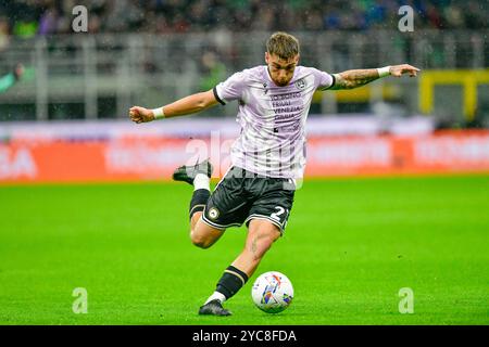 Milan, Italie. 19 octobre 2024. Iker Bravo (21 ans) d'Udinese vu lors du match de Serie A entre AC Milan et Udinese à San Siro à Milan. Banque D'Images