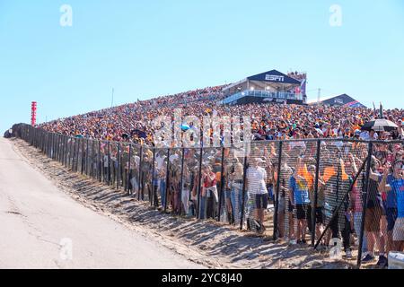 Austin, Texas, États-Unis. 20 octobre 2024. 20 octobre 2024 : fan au virage 1 lors du Grand Prix Pirelli United States 2024 de formule 1 au circuit of the Americas à Austin au Texas. Brook Ward/apparent Media Group (crédit image : © AMG/AMG via ZUMA Press Wire) USAGE ÉDITORIAL SEULEMENT! Non destiné à UN USAGE commercial ! Banque D'Images