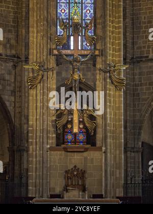 Autel dans la cathédrale Sainte-Croix et Sainte-Eulalie, Barcelone, Catalogne, Espagne, Europe Banque D'Images