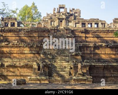 L'ancien palais royal en forme de pyramide à Angkor Thom, Siem Reap, Cambodge, Asie Banque D'Images