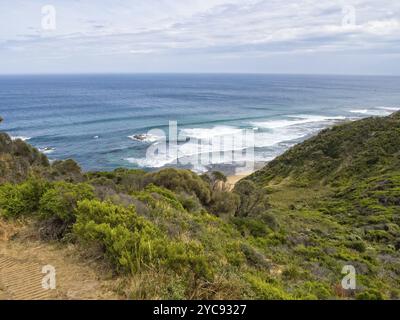 Vue depuis la Great Ocean Walk au-dessus de Wreck Beach, Princetown, Victoria, Australie, Océanie Banque D'Images