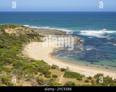 Petite plage sur la Great Ocean Walk, Crisfish Bay, Victoria, Australie, Océanie Banque D'Images