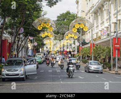 Rue Dong Khoi quelques jours avant le nouvel an vietnamien, Ho Chi Minh ville, Vietnam, Asie Banque D'Images