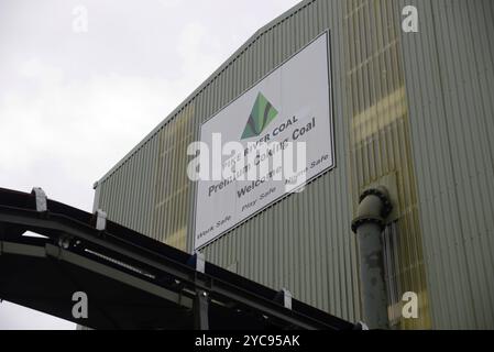 GREYMOUTH, NOUVELLE-ZÉLANDE, 20 MAI 2015 : signalisation pour la mine de charbon Pike River le 20 mai 2015 près de Greymouth, Nouvelle-Zélande, quelques jours avant sa démolition. Banque D'Images