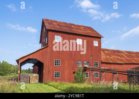 Ancienne grange en bois pour usine de tourbe industrielle Banque D'Images