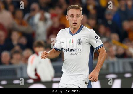 Davide Frattesi de l’Inter regarde pendant le match de football Serie A COMME Roma - Inter FC Stadio Olimpico le 20 octobre 2024 à Rome, Italie Banque D'Images