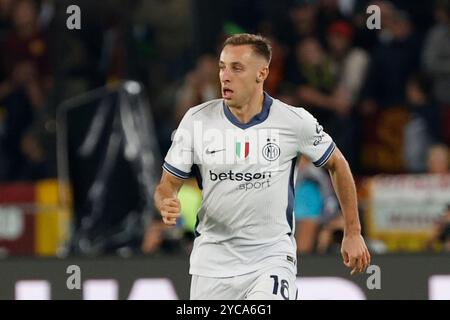 Rome, Latium, Italie. 20 octobre 2024. Davide Frattesi de l'Inter regarde pendant le match de football Serie A COMME Roma - Inter FC Stadio Olimpico le 20 octobre 2024 à Rome, Italie (crédit image : © Ciro de Luca/ZUMA Press Wire) USAGE ÉDITORIAL SEULEMENT! Non destiné à UN USAGE commercial ! Banque D'Images