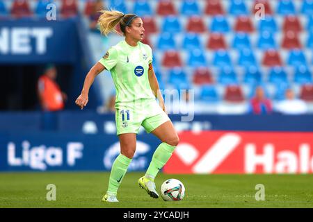 VALENCE, ESPAGNE - 20 OCTOBRE : Alexia Putellas du FC Barcelone contrôle le ballon lors du match entre Levante UD Women et FC Barcelona Women, Corr Banque D'Images
