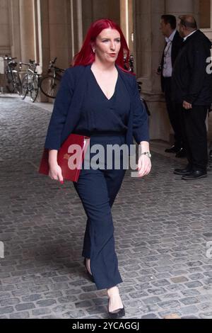 Londres, Royaume-Uni. 22 octobre 2024. Sur la photo : Louise Haigh - la secrétaire d'État aux Transports arrive à une réunion du cabinet à Downing Street. Crédit : Justin Ng/Alamy Live News. Banque D'Images