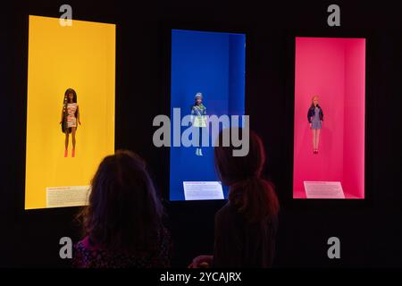 Londres, Royaume-Uni. 25 juillet 2024. Barbie : L'exposition au Design Museum, Londres. Crédit : Katie Collins/EMPICS/Alamy Live News Banque D'Images