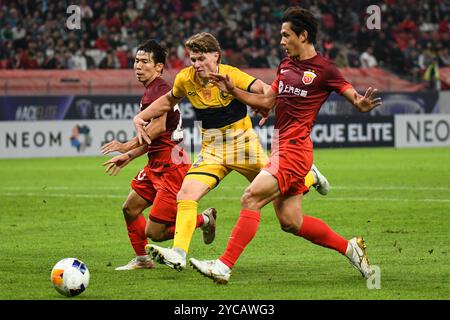 Shanghai, Chine. 22 octobre 2024. AFC Champions League Elite - SHANGHAI PORT FC(CHN) vs CENTRAL COAST MARINERS(AUS) au stade de football de Pudong. Crédit : Meng Gao/Alamy Live News Banque D'Images