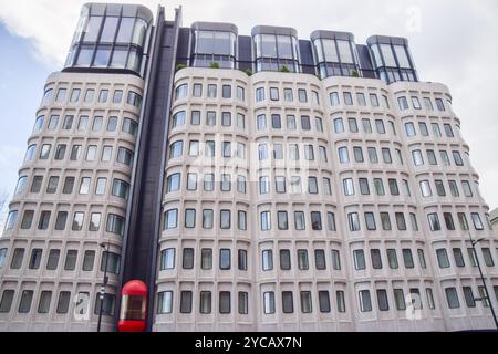Londres, Royaume-Uni. 1er avril 2024. Extérieur de l'hôtel Standard, King's Cross. Crédit : Vuk Valcic / Alamy Banque D'Images