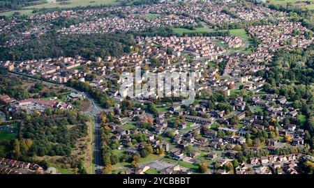 Vue aérienne de logements modernes à Newton Aycliffe New Town, comté de Durham, au nord-est de l'Angleterre, Royaume-Uni Banque D'Images