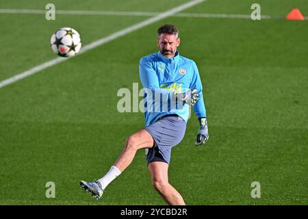 Scott Carson de Manchester City lors de la session d'entraînement de Manchester City UEFA Champions League au joie Stadium, Manchester, Royaume-Uni, le 22 octobre 2024 (photo de Cody Froggatt/Actualités images) Banque D'Images