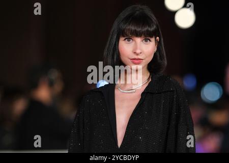 Ludovica Francesconi assiste au tapis rouge pour « UNITA » lors du 19ème Festival du film de Rome à l’Auditorium Parco Della Musica à Rome. Banque D'Images