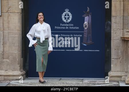 Oviedo, Espagne, le 22 octobre 2024 : L'athlète Carolina Marín pose pour les médias lors de l'arrivée de Carolina Marín à Oviedo, Princess of Sports Award, le 22 octobre 2024, à Oviedo, Espagne. Crédit : Alberto Brevers / Alamy Live News. Banque D'Images