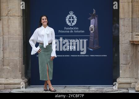 Oviedo, Espagne, le 22 octobre 2024 : L'athlète Carolina Marín pose pour les médias lors de l'arrivée de Carolina Marín à Oviedo, Princess of Sports Award, le 22 octobre 2024, à Oviedo, Espagne. Crédit : Alberto Brevers / Alamy Live News. Banque D'Images