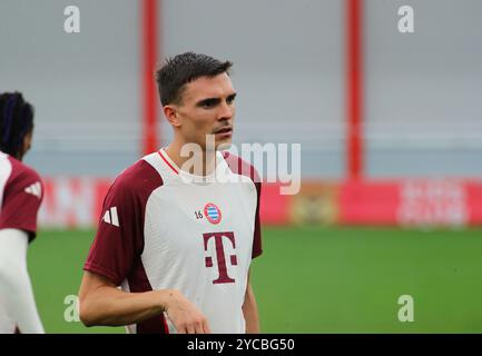 München, Deutschland, 22. Oktober 2024 : Fussball, Herren, saison 2024/2025, FC Bayern München, Säbener Strasse, Trainingsgelände, Abschlusstraining, Ligue des champions Joao Palhinha (FC Bayern München) Kopf, Oberkörper Banque D'Images