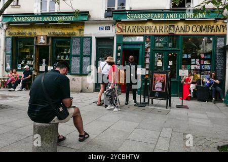 Shakespeare et Compagnie à Paris, France. Shakespeare and Company est une librairie de langue anglaise ouverte en 1951 par George Whitman. Banque D'Images