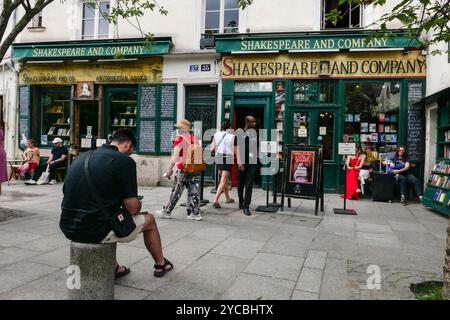 Shakespeare et Compagnie à Paris, France. Shakespeare and Company est une librairie de langue anglaise ouverte en 1951 par George Whitman. Banque D'Images