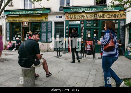 Shakespeare et Compagnie à Paris, France. Shakespeare and Company est une librairie de langue anglaise ouverte en 1951 par George Whitman. Banque D'Images