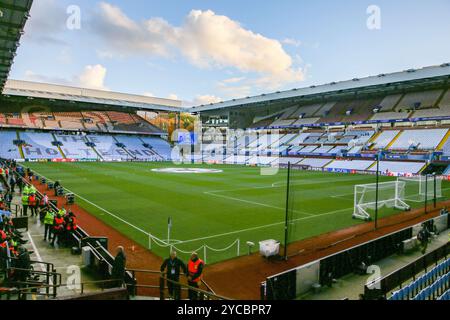 Ground View Inside the Stadium et Holte se termine devant le match Aston Villa FC - Bologne FC 1909 UEFA Champions League Round 1 à Villa Park, Birmingham, Angleterre, Royaume-Uni le 22 octobre 2024 crédit : Every second Media/Alamy Live News Banque D'Images