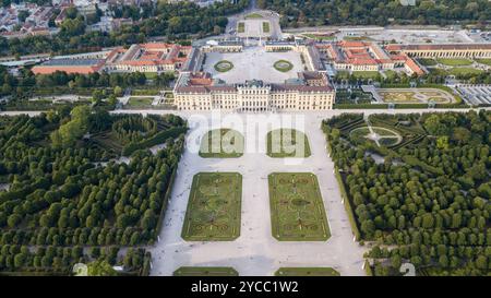 Vue aérienne du palais de Schönbrunn à Vienne, Autriche Banque D'Images