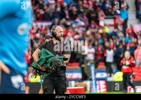 Manchester, Royaume-Uni. 12 octobre 2024. Betfred Superleague Grand final : Hull Kingston Rovers vs Wigan Warriors. Média - opérateur de caméra. Crédit Paul Whitehurst/PBW Media/Alamy Live News Banque D'Images