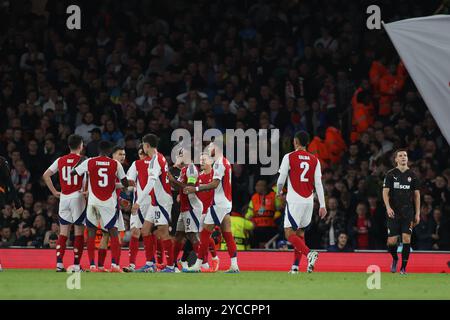 Londres, Royaume-Uni. 22 octobre 2024. Londres, Angleterre, 22 octobre 2024 : les joueurs d'Arsenal célèbrent un but marqué par Dmytro Riznyk (31 Shakhtar Donetsk) lors du match de la Ligue des Champions de l'UEFA entre Arsenal et Shakhtar Donetsk au Emirates Stadium de Londres, Angleterre (Alexander Canillas/SPP) crédit : SPP Sport Press photo. /Alamy Live News Banque D'Images