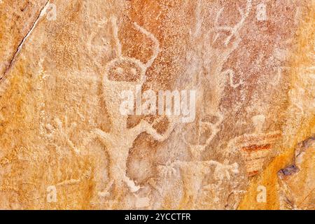 Gros plan des pétroglyphes amérindiens sur la roche au Dinosaur National Monument, situé dans l'Utah et le Colorado. Banque D'Images